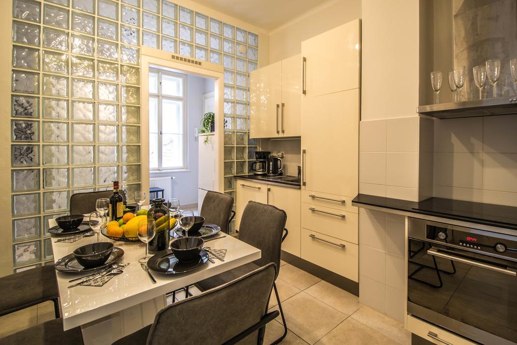 Reflection 2bdr By Ruterra Apartment Prag